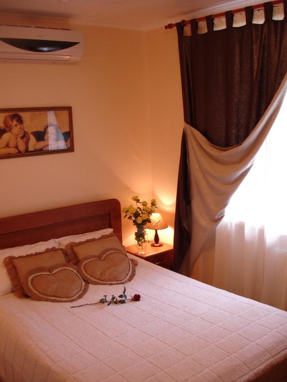 Sinay Hotel Poltava Esterno foto